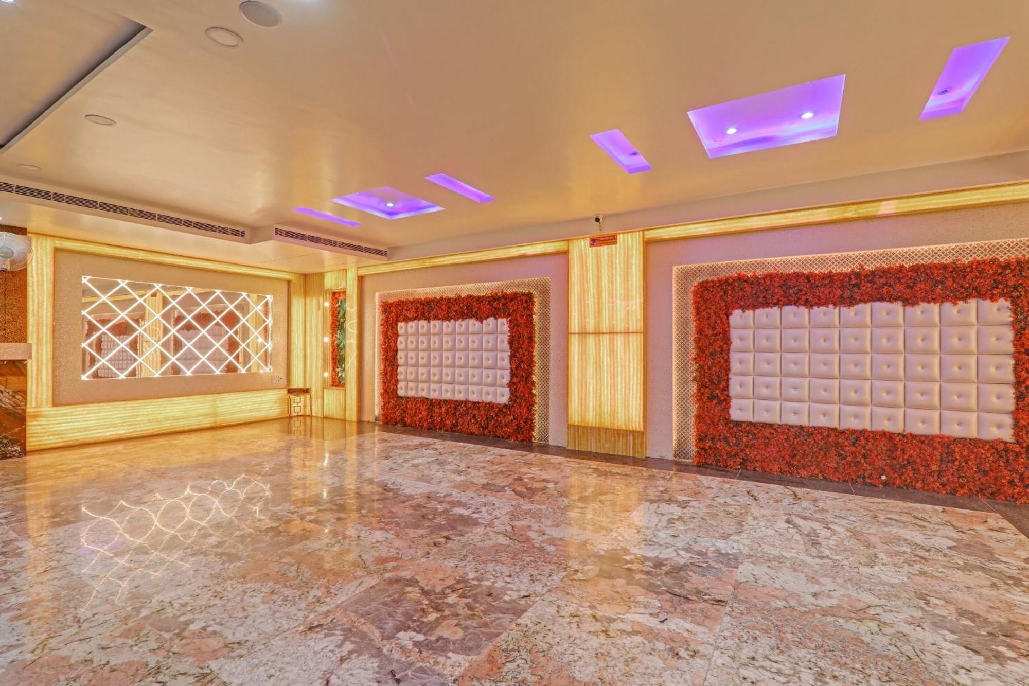 Townhouse P.S.Palace Near Amausi Metro Station Lucknow Bagian luar foto