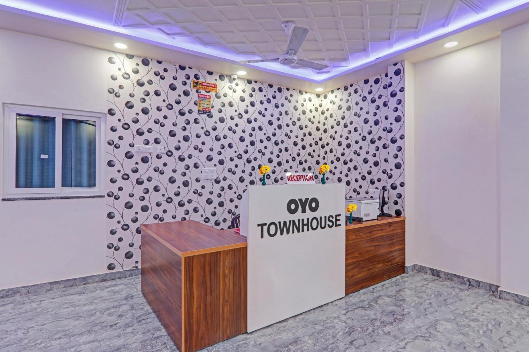 Townhouse P.S.Palace Near Amausi Metro Station Lucknow Bagian luar foto