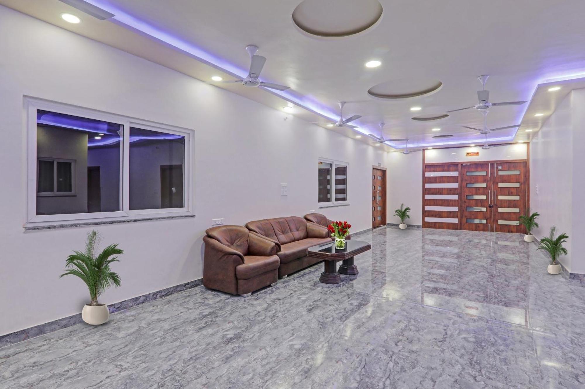 Townhouse P.S.Palace Near Amausi Metro Station Lucknow Bagian luar foto