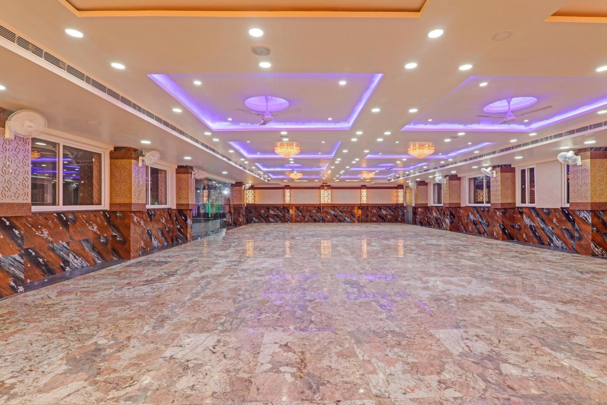 Townhouse P.S.Palace Near Amausi Metro Station Lucknow Bagian luar foto